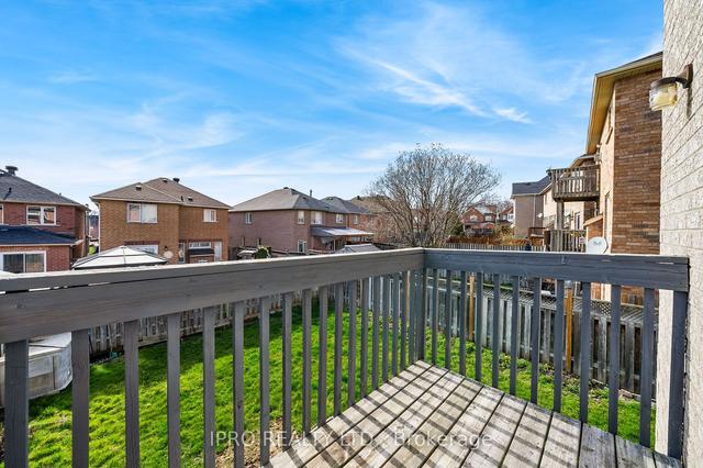 7394 Lantern Fly Hllw, House detached with 3 bedrooms, 4 bathrooms and 5 parking in Mississauga ON | Image 7