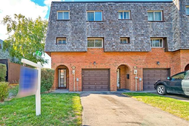 44 - 20 Briar Path Crt, Townhouse with 4 bedrooms, 2 bathrooms and 3 parking in Brampton ON | Image 1