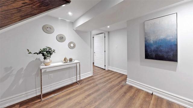 274 Cornelius Pkwy, House detached with 4 bedrooms, 5 bathrooms and 4 parking in Toronto ON | Image 22
