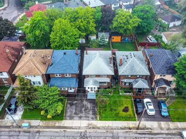 2518 Lake Shore Blvd W, House detached with 3 bedrooms, 3 bathrooms and 2 parking in Toronto ON | Image 1