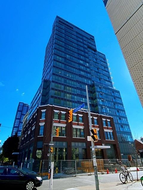 uph06 - 181 Huron St, Condo with 1 bedrooms, 1 bathrooms and 0 parking in Toronto ON | Image 1