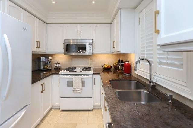 4446 Glen Erin Dr, House detached with 3 bedrooms, 3 bathrooms and 4 parking in Mississauga ON | Image 6