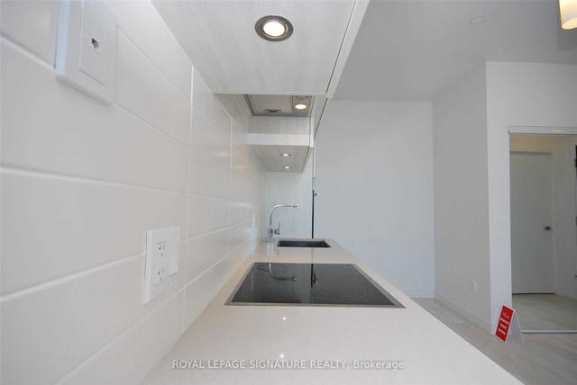 2404 - 8 Eglinton Ave E, Condo with 1 bedrooms, 1 bathrooms and 0 parking in Toronto ON | Image 5