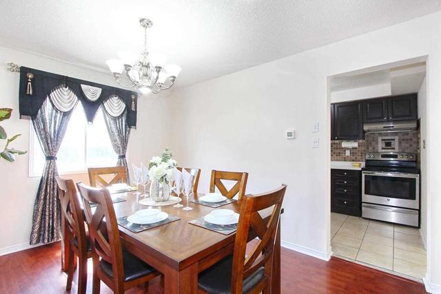 931 Cardington St, House attached with 3 bedrooms, 4 bathrooms and 5 parking in Mississauga ON | Image 33