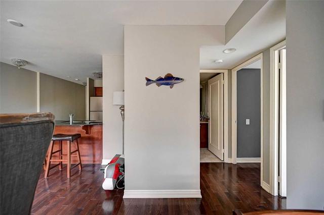 607 - 60 St Clair Ave W, Condo with 2 bedrooms, 1 bathrooms and 0 parking in Toronto ON | Image 10
