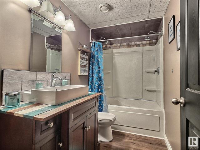 4717 48 St, House detached with 4 bedrooms, 2 bathrooms and null parking in Glendon AB | Image 10