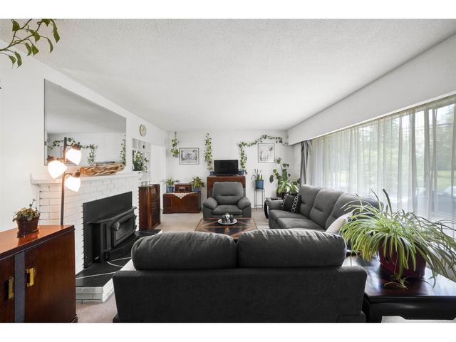 12930 Old Yale Road, House detached with 2 bedrooms, 1 bathrooms and 5 parking in Surrey BC | Card Image