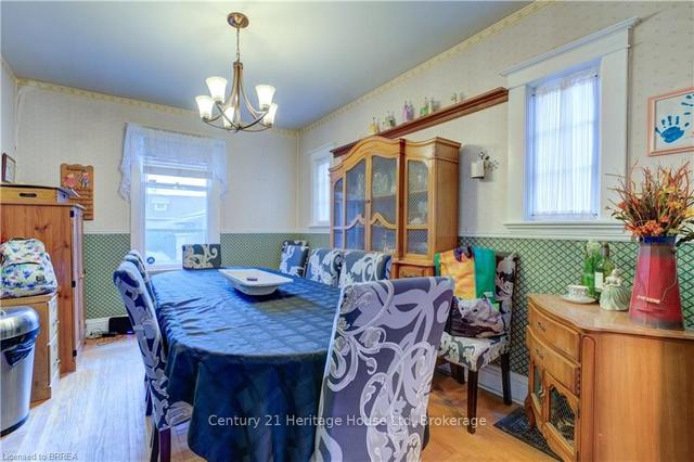 10 First Ave, House detached with 3 bedrooms, 2 bathrooms and 6 parking in Brantford ON | Image 37