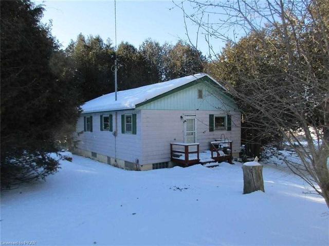 81 Shelter Bay Dr, House detached with 3 bedrooms, 1 bathrooms and 6 parking in Kawartha Lakes ON | Image 1
