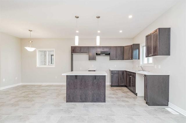 30 Lamb Cres, House detached with 3 bedrooms, 3 bathrooms and 6 parking in Thorold ON | Image 8