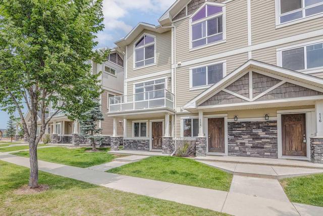 112 Skyview Ranch Road Ne, Home with 2 bedrooms, 2 bathrooms and 1 parking in Calgary AB | Image 3