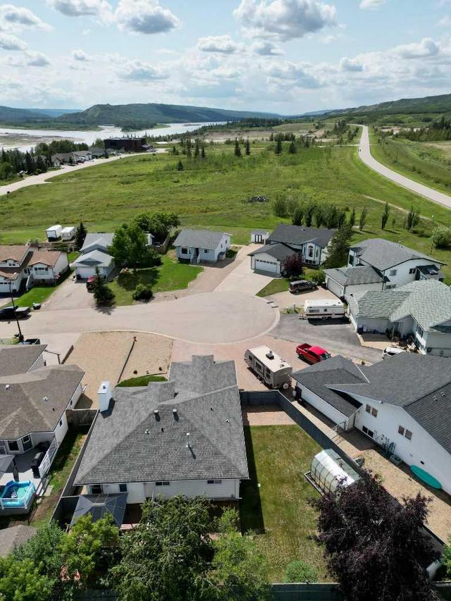 9110 136 Avenue, House detached with 4 bedrooms, 3 bathrooms and 6 parking in Peace River AB | Image 4
