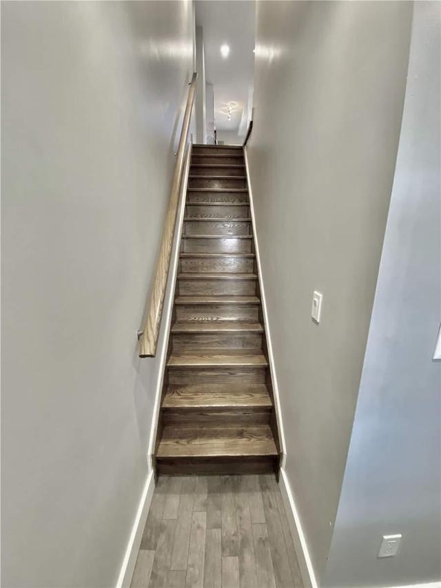 Unit 3 - 336 Campbell 2nd Floor Ave, House semidetached with 2 bedrooms, 1 bathrooms and 4 parking in Toronto ON | Image 3