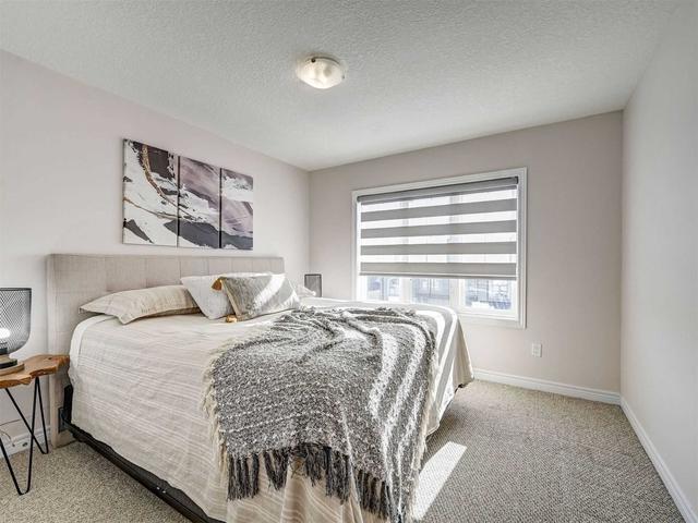 2373 Natasha Circ, House attached with 3 bedrooms, 2 bathrooms and 3 parking in Oakville ON | Image 9
