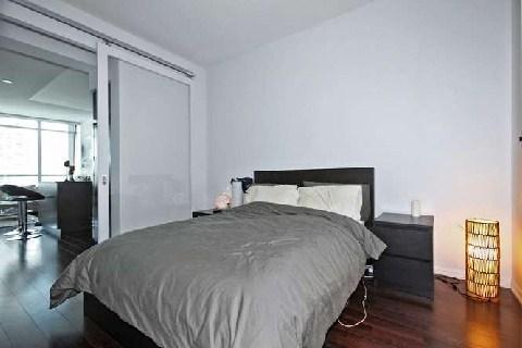2702 - 215 Fort York Blvd, Condo with 2 bedrooms, 2 bathrooms and 1 parking in Toronto ON | Image 10