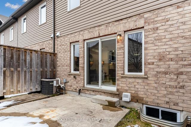 40 - 40 Arlington Cres, Townhouse with 3 bedrooms, 4 bathrooms and 2 parking in Guelph ON | Image 17