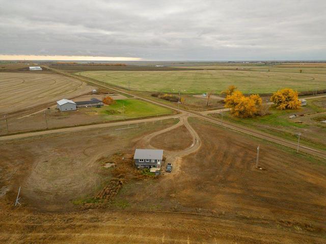 13498 Range Road 164, House detached with 2 bedrooms, 1 bathrooms and null parking in Taber MD AB | Image 33