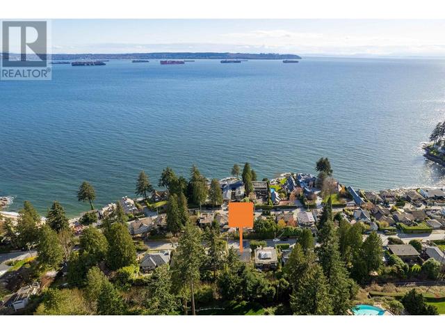 3325 Marine Drive, House detached with 4 bedrooms, 5 bathrooms and 4 parking in West Vancouver BC | Image 39