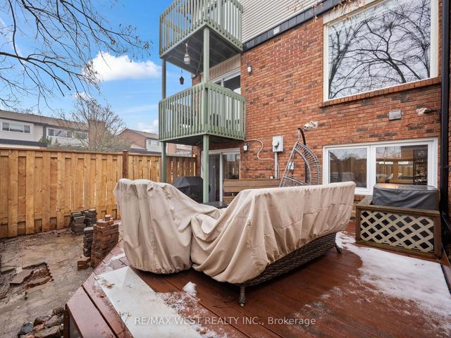 8 - 1564 Kerns Rd, Townhouse with 3 bedrooms, 2 bathrooms and 4 parking in Burlington ON | Image 32