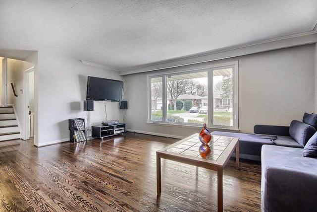 2 Renoak Dr, House detached with 3 bedrooms, 3 bathrooms and 4 parking in Toronto ON | Image 23