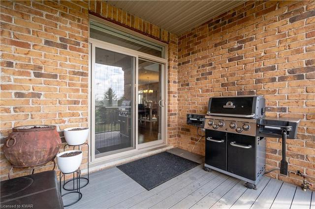 119 Oak Park Drive, House attached with 3 bedrooms, 2 bathrooms and 4 parking in Waterloo ON | Image 37