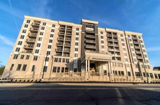 5698 Main St, Condo with 1 bedrooms, 1 bathrooms and 1 parking in Niagara Falls ON | Image 1