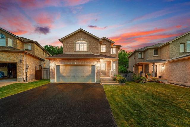 35 Mckenzie Cres, House detached with 3 bedrooms, 4 bathrooms and 4 parking in Barrie ON | Image 1