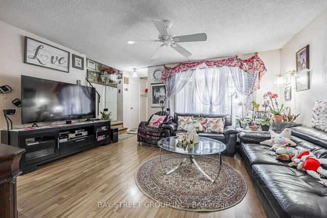 38 Pilkey Cres, House attached with 3 bedrooms, 2 bathrooms and 3 parking in Toronto ON | Image 24