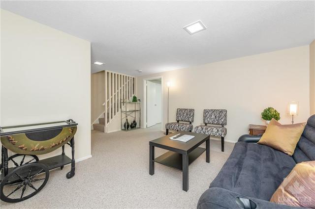 1521 Fisher Avenue, Townhouse with 3 bedrooms, 3 bathrooms and 1 parking in Ottawa ON | Image 25