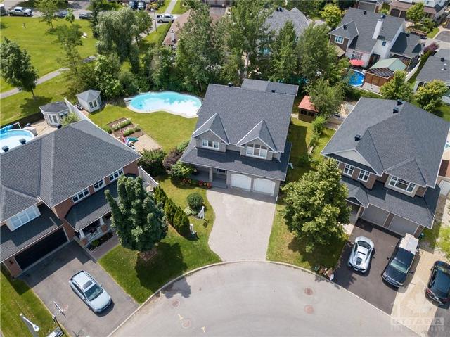 607 Devonwood Circle, House detached with 5 bedrooms, 4 bathrooms and 6 parking in Ottawa ON | Image 1