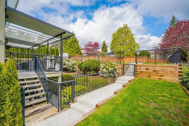 8697 166b Street, House detached with 8 bedrooms, 7 bathrooms and 9 parking in Surrey BC | Image 34