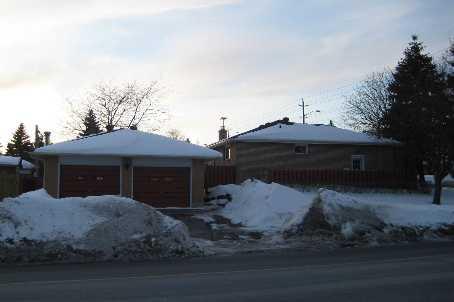 363 Rossland Rd W, House detached with 3 bedrooms, 1 bathrooms and 2 parking in Oshawa ON | Image 2