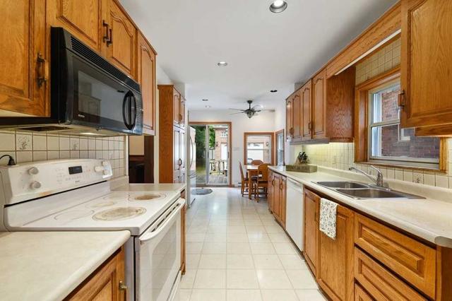 12 Ronan Ave, House detached with 3 bedrooms, 2 bathrooms and 4 parking in Toronto ON | Image 5