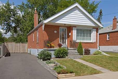 32 Florens Ave, House detached with 2 bedrooms, 2 bathrooms and 3 parking in Toronto ON | Image 1