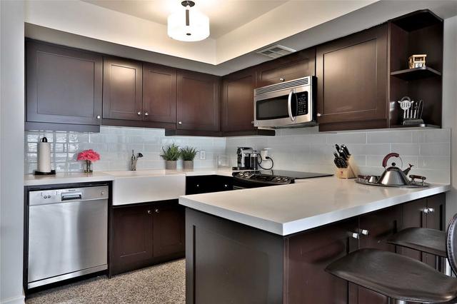 317 - 25 The Esplanade Dr, Condo with 1 bedrooms, 1 bathrooms and 0 parking in Toronto ON | Image 4