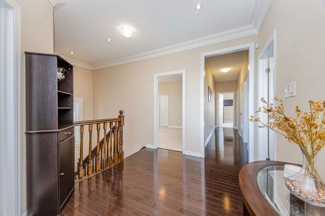 429 Gooch Cres, House detached with 4 bedrooms, 3 bathrooms and 4 parking in Milton ON | Image 11