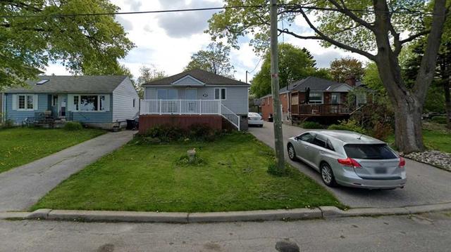 68 Sunnypoint Cres, House detached with 2 bedrooms, 2 bathrooms and 0 parking in Toronto ON | Image 1