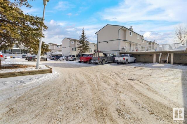 1468 Lakewood Rd Nw Nw, House attached with 3 bedrooms, 1 bathrooms and null parking in Edmonton AB | Image 30
