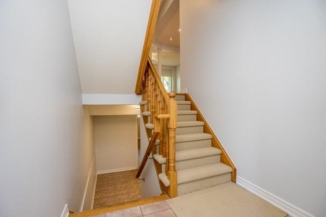 55 Michael Way, Townhouse with 3 bedrooms, 3 bathrooms and 2 parking in Markham ON | Image 2