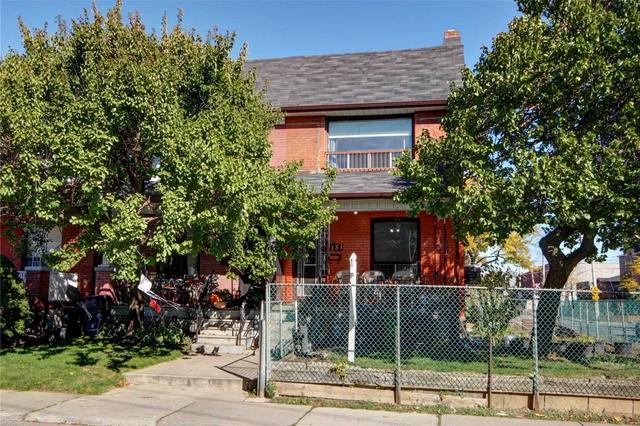 151 Campbell Ave, House semidetached with 3 bedrooms, 2 bathrooms and 3 parking in Toronto ON | Image 12