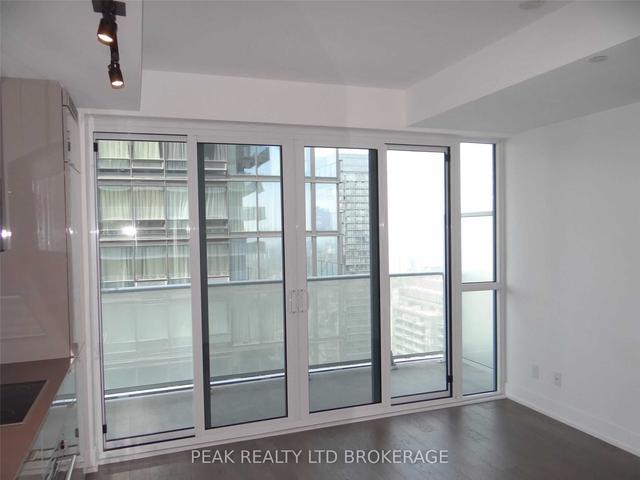1002 - 7 Grenville St, Condo with 0 bedrooms, 1 bathrooms and 0 parking in Toronto ON | Image 14
