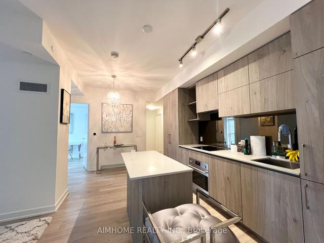2002 - 1 Yorkville Ave, Condo with 2 bedrooms, 2 bathrooms and 0 parking in Toronto ON | Image 3