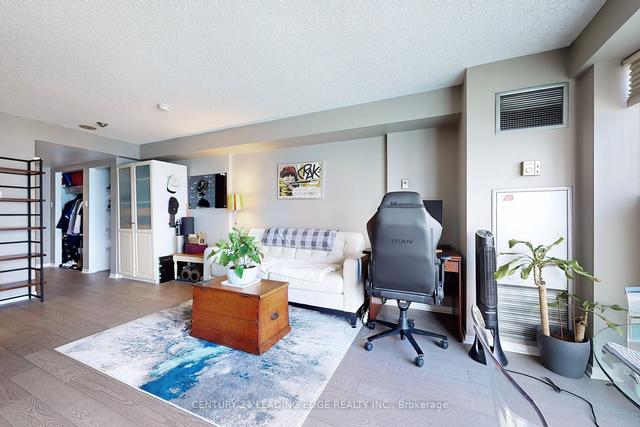 1403 - 99 Harbour Sq, Condo with 0 bedrooms, 1 bathrooms and 0 parking in Toronto ON | Image 3