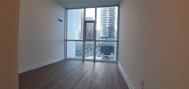404 - 50 Ordnance St, Condo with 2 bedrooms, 2 bathrooms and 0 parking in Toronto ON | Image 8
