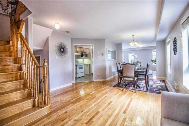 706 Rossellini Dr, House attached with 4 bedrooms, 3 bathrooms and 3 parking in Mississauga ON | Image 2