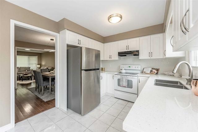 26 Northforest Tr, House detached with 4 bedrooms, 4 bathrooms and 5 parking in Kitchener ON | Image 5
