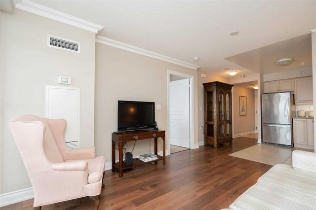1107 - 3 Marine Parade Dr, Condo with 1 bedrooms, 1 bathrooms and 1 parking in Toronto ON | Image 2