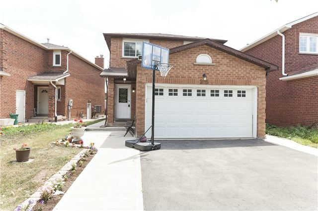 25 Candy (Upper) Cres, House detached with 4 bedrooms, 3 bathrooms and 2 parking in Brampton ON | Image 1