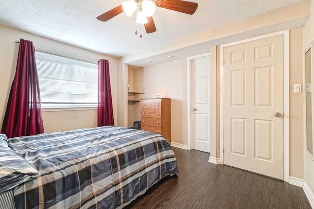 114 Darras Crt, Townhouse with 3 bedrooms, 2 bathrooms and 2 parking in Brampton ON | Image 13