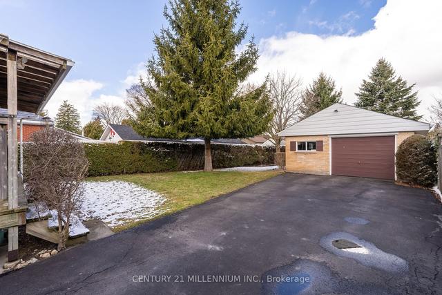 94 Sherwood Ave, House detached with 3 bedrooms, 2 bathrooms and 6 parking in Oshawa ON | Image 23
